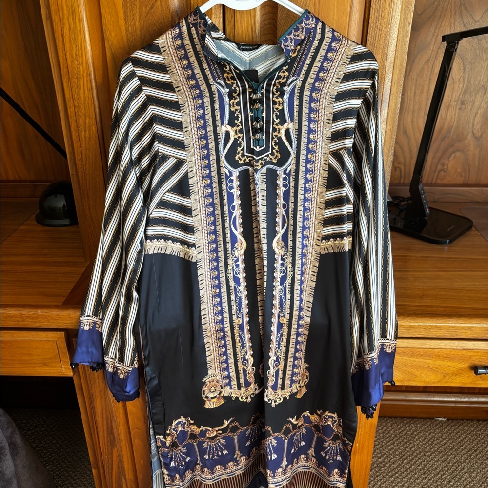 SAPPHIRE PAKISTANI KURTA NWT